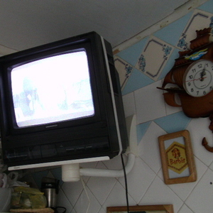 цветной б/у телевизор с диагональю 34 см