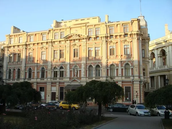 Квартира в Одессе,  р-н Пале-Рояль,  133 м,  3 комн,  дорогой ремонт 2