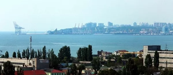 Логистика с Ж/Д в Одессе- перегрузка в морские контейнеры 2.7 га