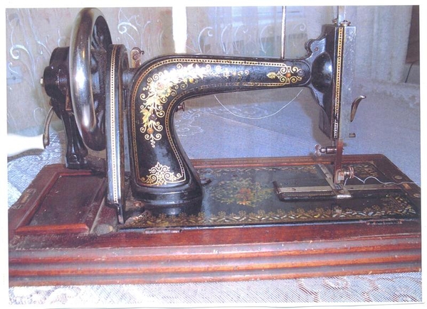 Продам швейную машину 1880г. антиквариат.